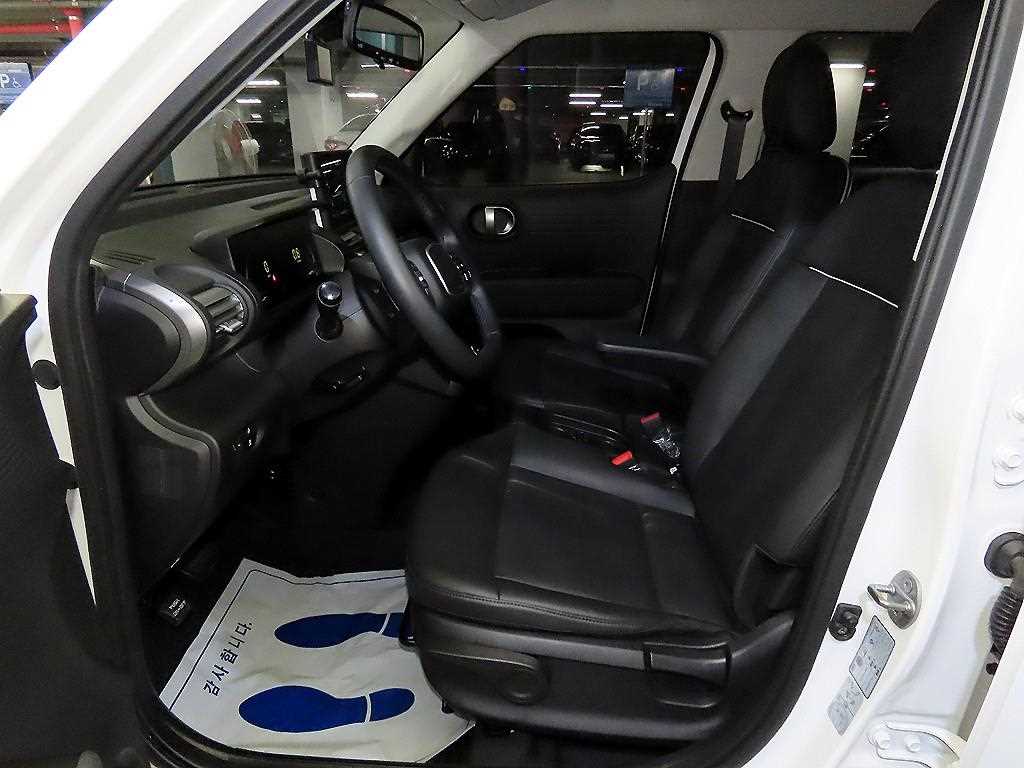 HYUNDAI Casper - Vista 6