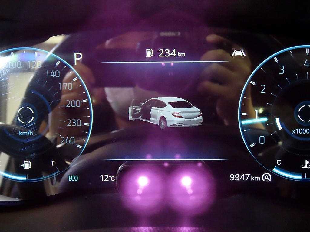 Genesis G70 - Vista 9