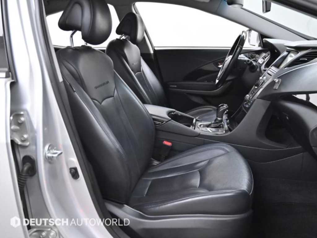 HYUNDAI Grandeur - Vista 10