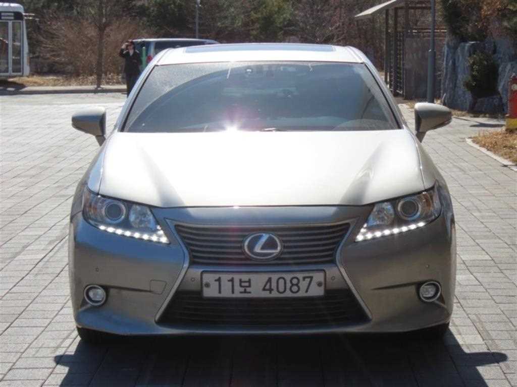 Lexus ES