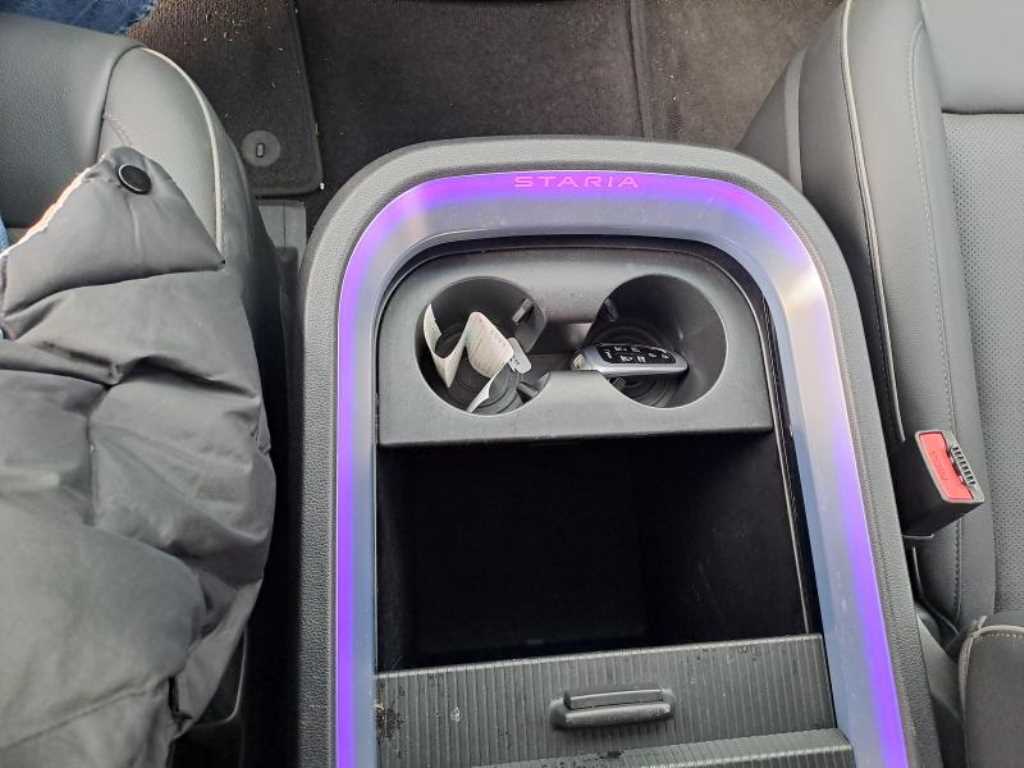 HYUNDAI Staria 2022 Negro - Importación desde Corea - HF Imports Iquique - Foto 18