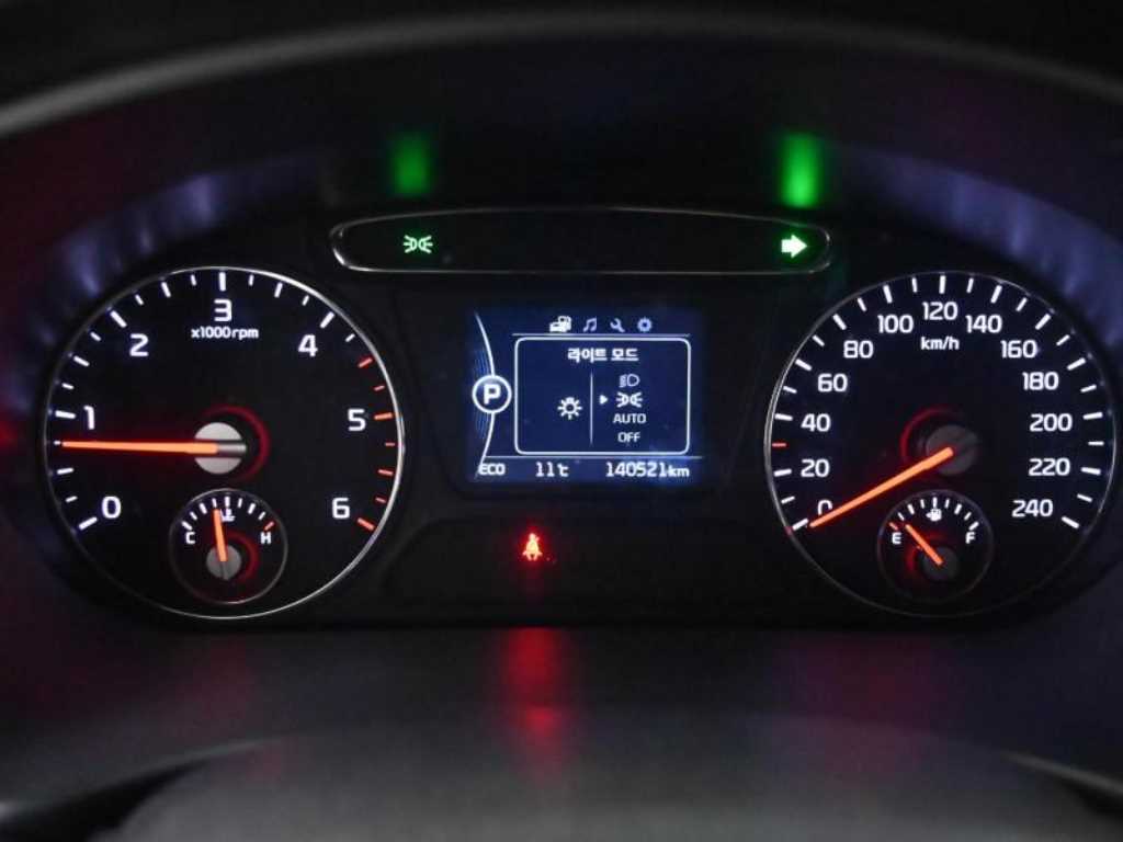 KIA Sorento - Vista 8