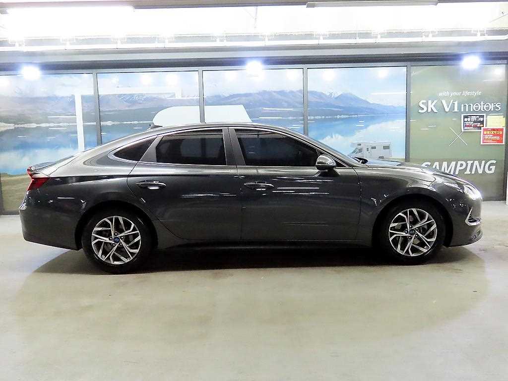 HYUNDAI Sonata - Vista 3