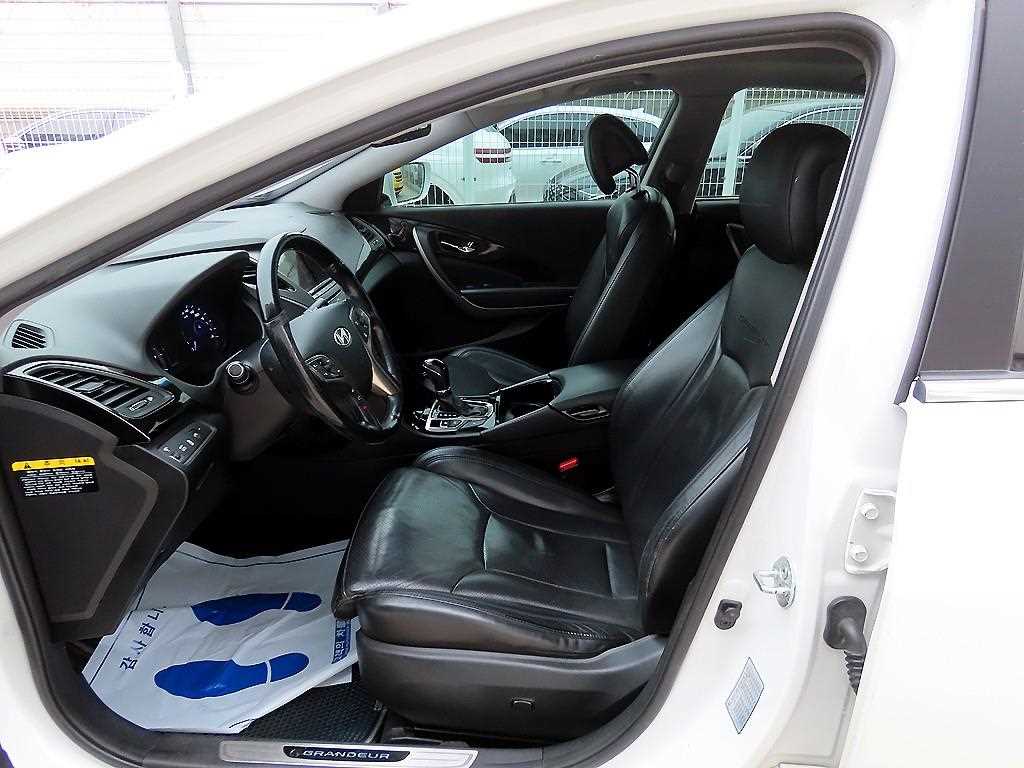 HYUNDAI Grandeur - Vista 5