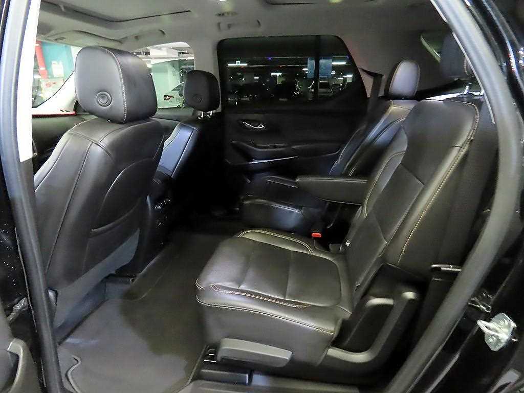 Chevrolet Travers - Vista 7