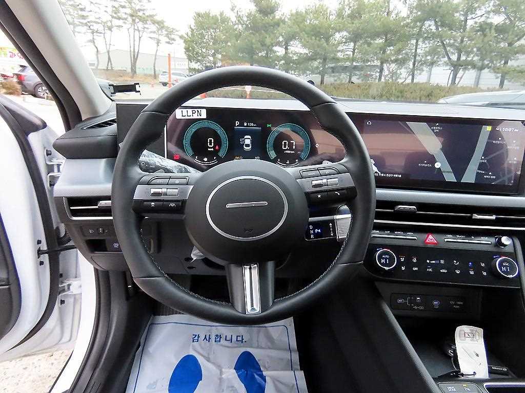 HYUNDAI Sonata - Vista 8