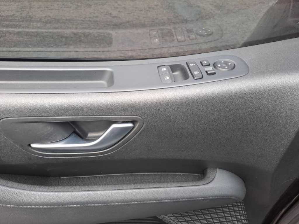 HYUNDAI Staria - Vista 11