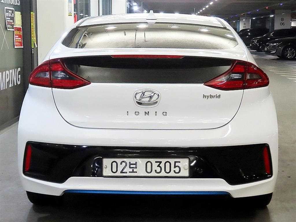 HYUNDAI Ioniq - Vista 5