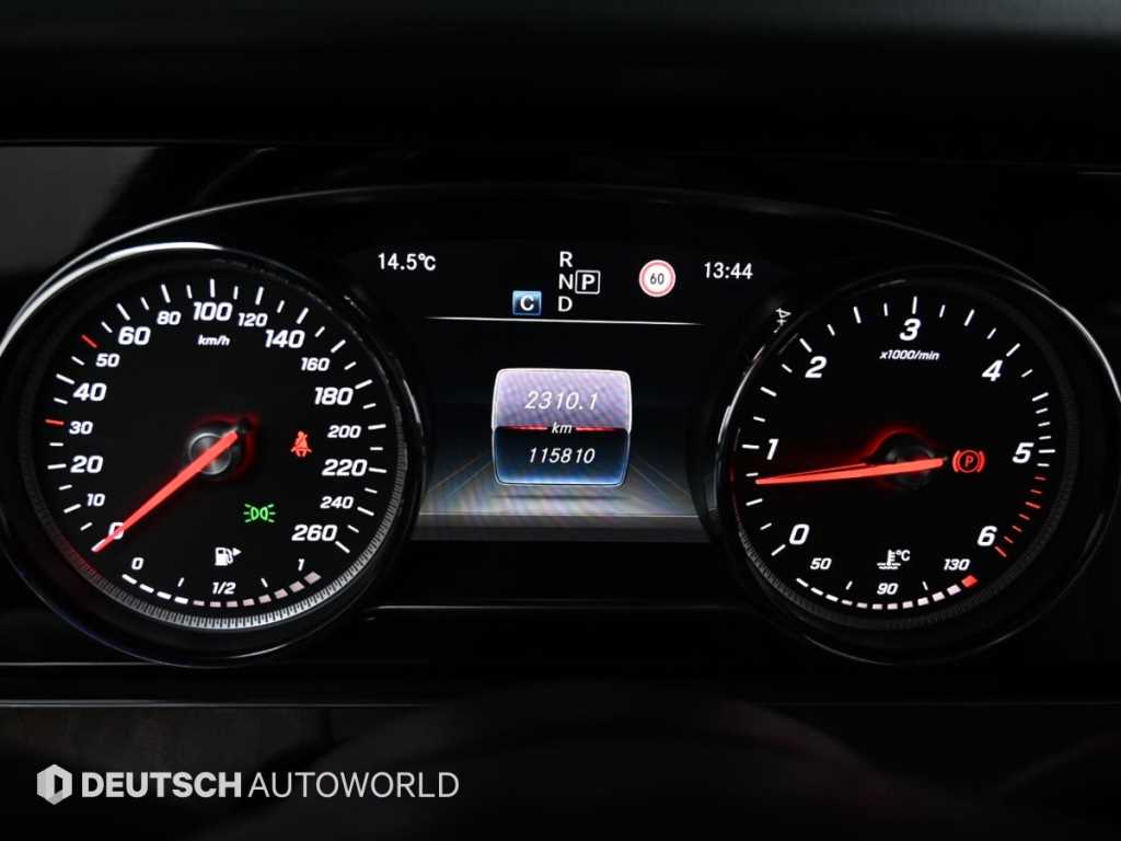 Mercedes Benz E class - Vista 8