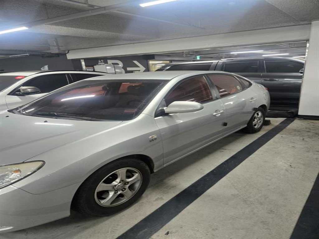 HYUNDAI Avante - Vista 3