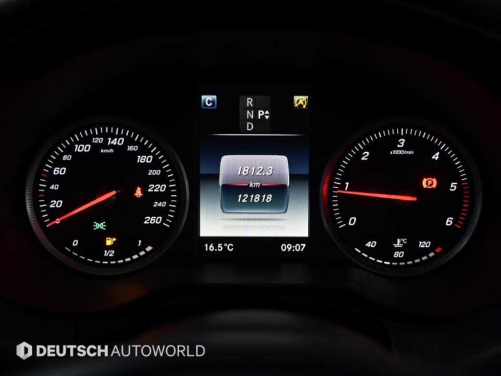 Mercedes Benz C Class - Vista 8