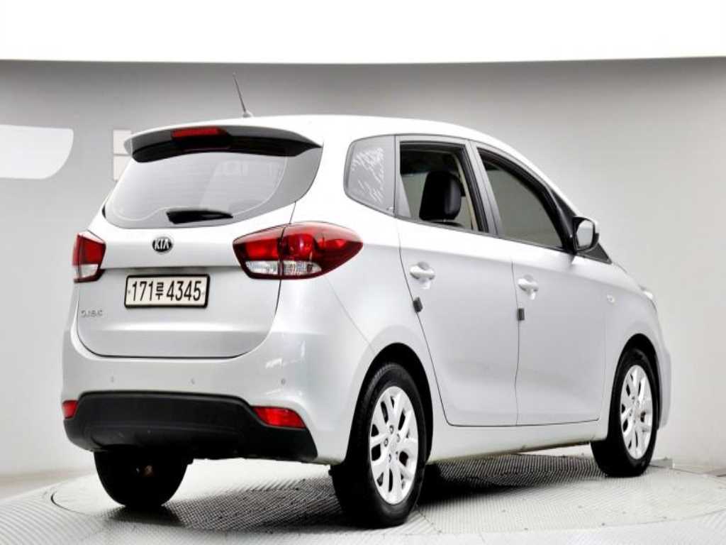 KIA Carens - Vista 2