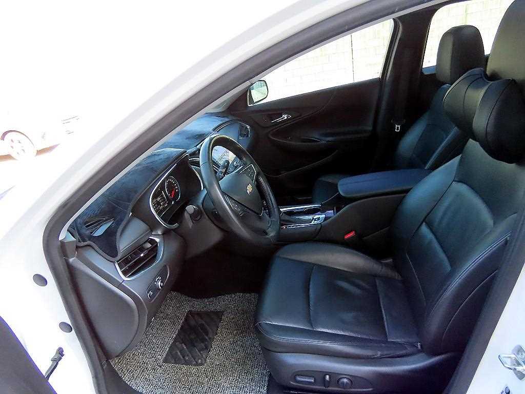 Chevrolet Malibu - Vista 5