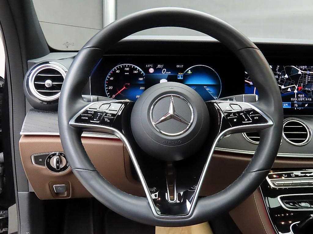 Mercedes Benz E class - Vista 9