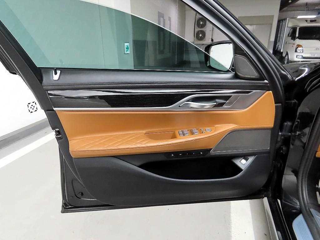 BMW 7 Series - Vista 11