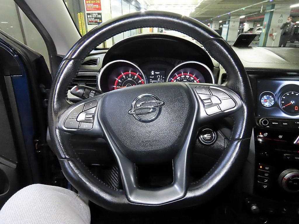 Ssangyong Tivoli - Vista 8