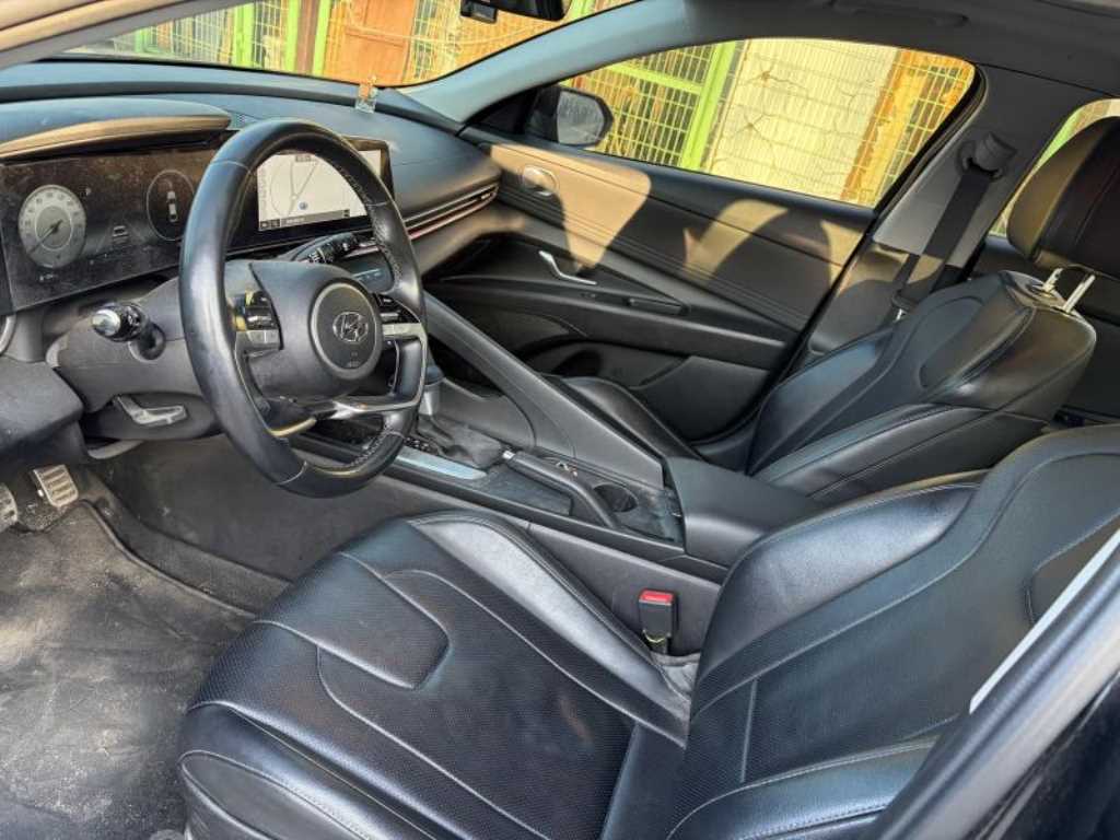 HYUNDAI Avante - Vista 11