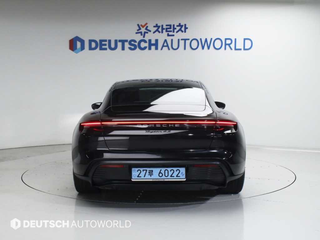 Porsche Taycan - Vista 4