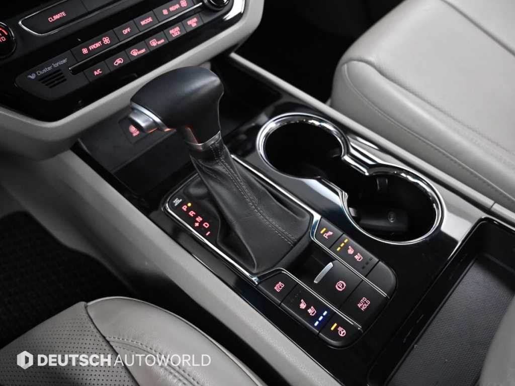 KIA Carnival - Vista 9