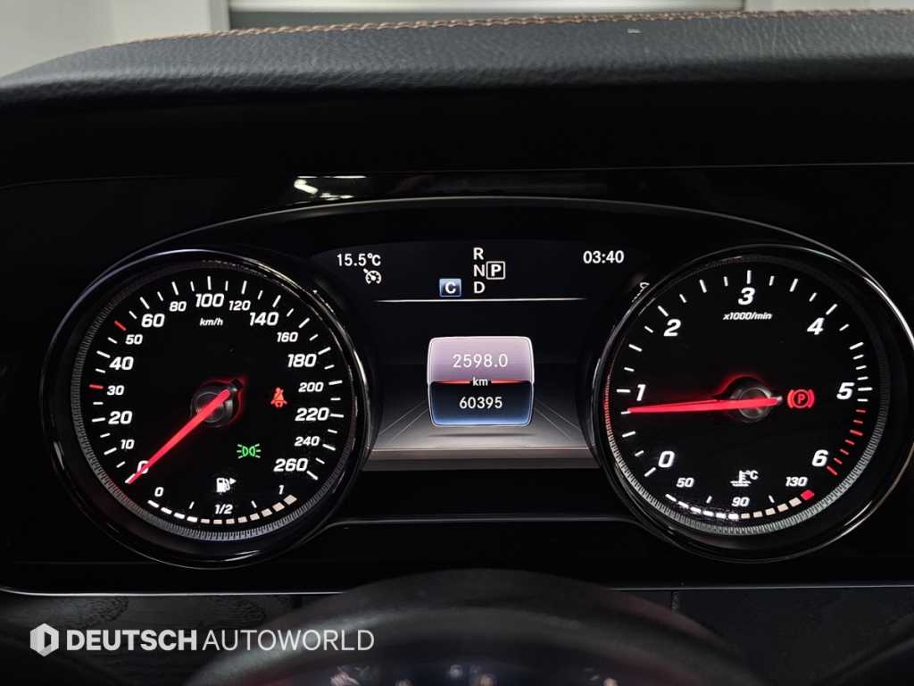 Mercedes Benz E class - Vista 8