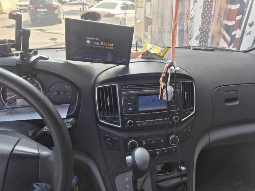 HYUNDAI Starex - Vista 9