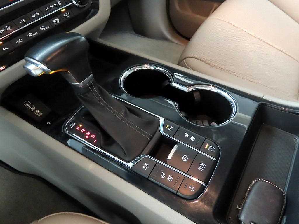 KIA Carnival - Vista 10