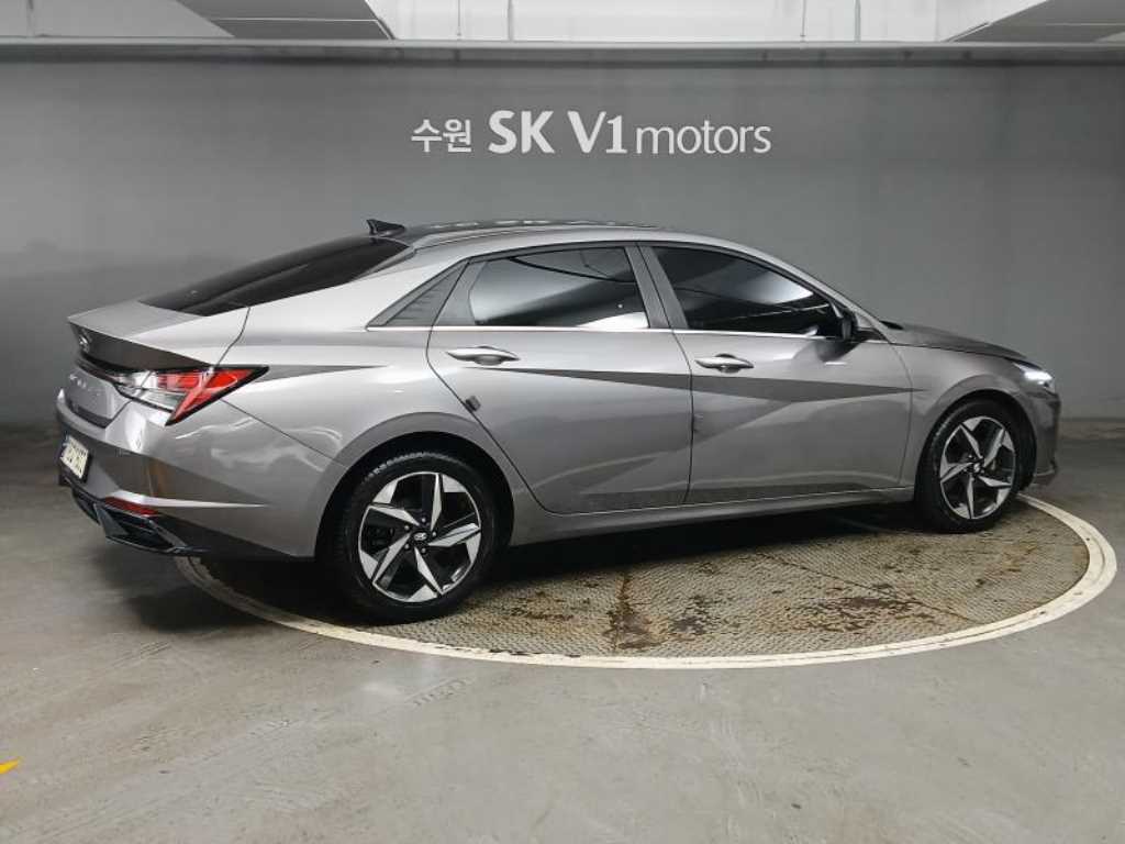 HYUNDAI Avante - Vista 4