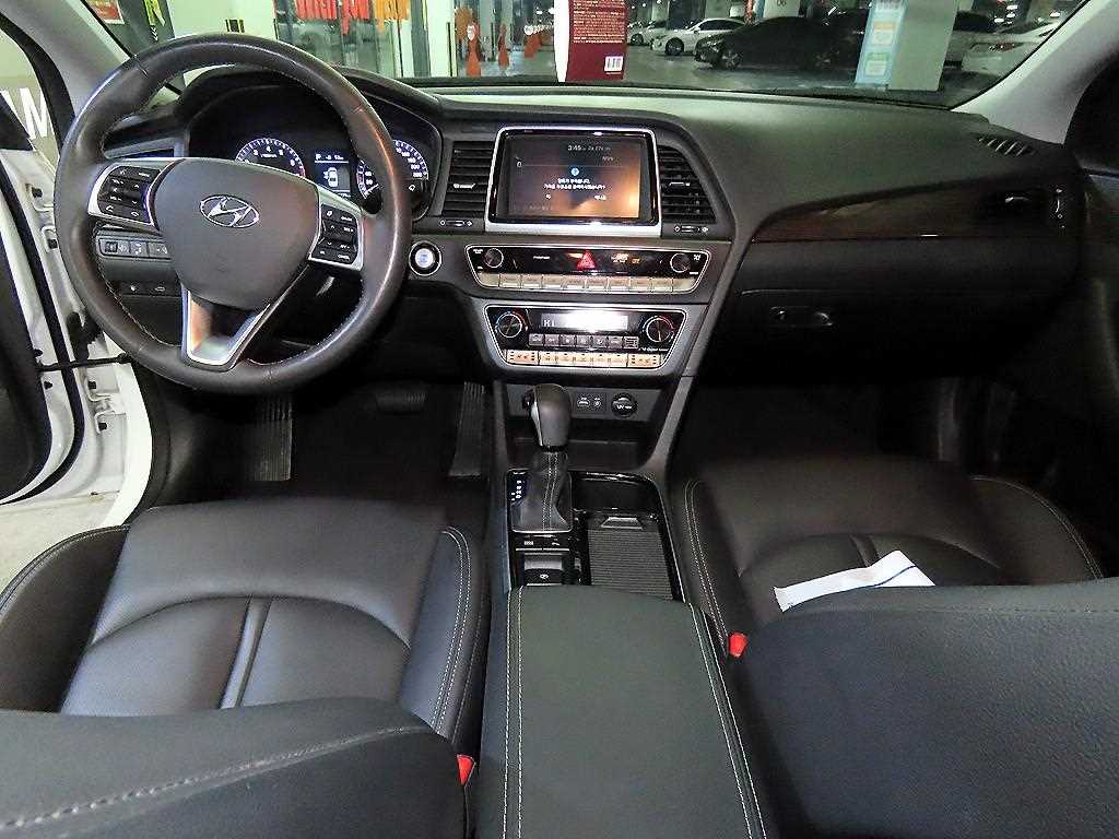 HYUNDAI Sonata - Vista 10