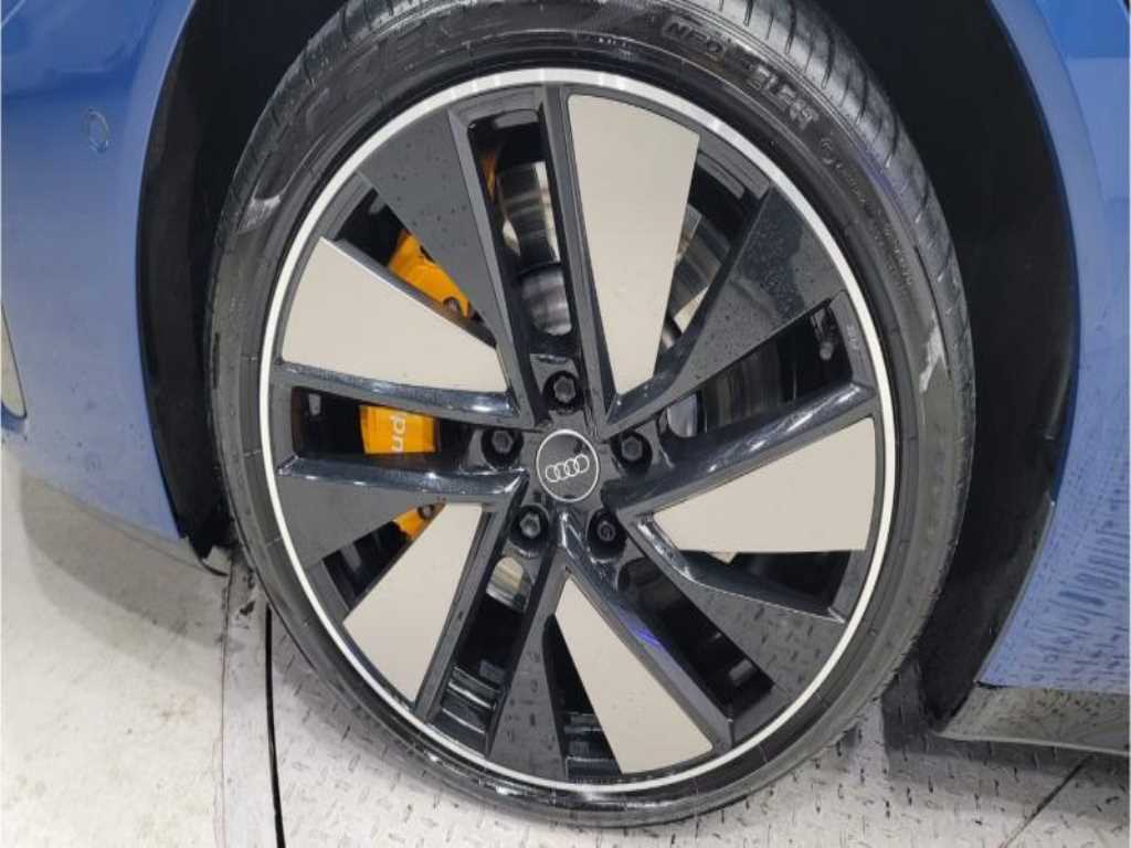 Audi e-Tron GT - Vista 5