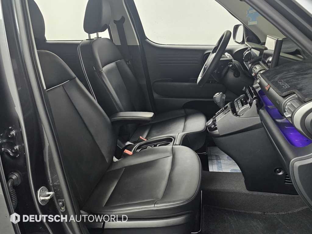 HYUNDAI Casper - Vista 10