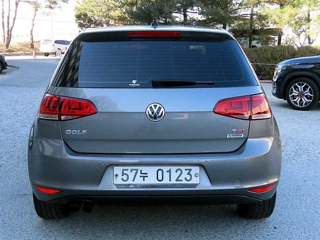 Volkswagen Golf - Vista 4