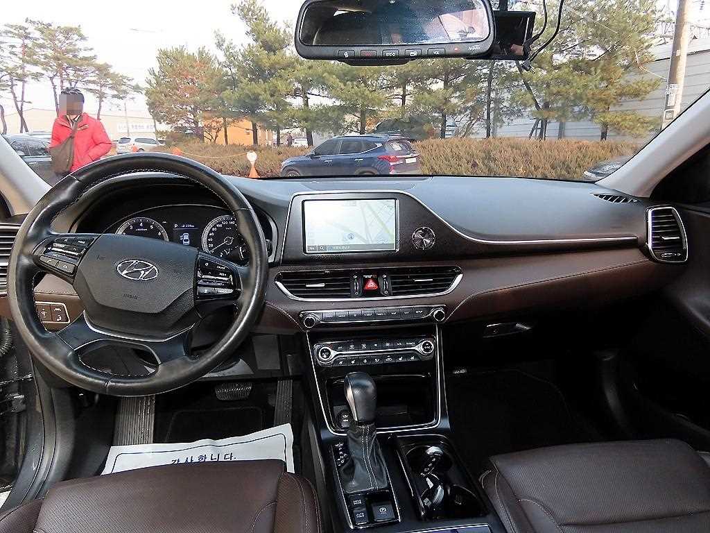 HYUNDAI Grandeur - Vista 7