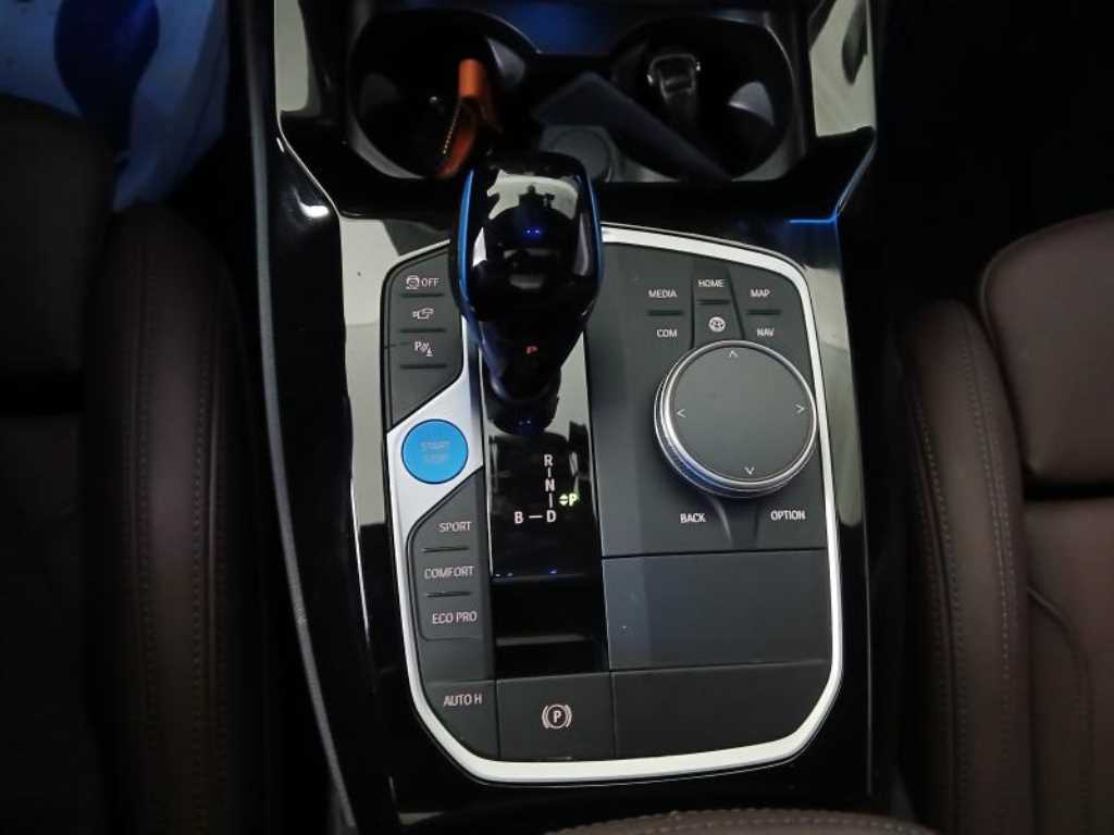 BMW iX3 2022 Blanco - Importación desde Corea - HF Imports Iquique - Foto 13