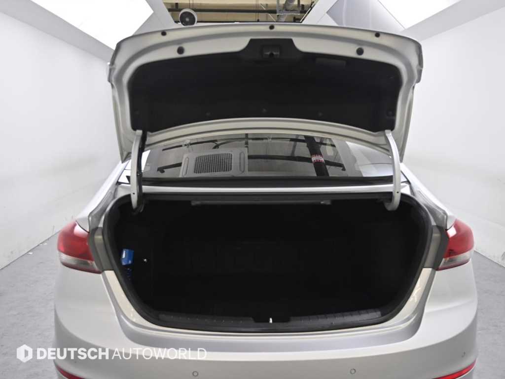 HYUNDAI Avante 2016 Plateado - Importación desde Corea - HF Imports Iquique - Foto 20