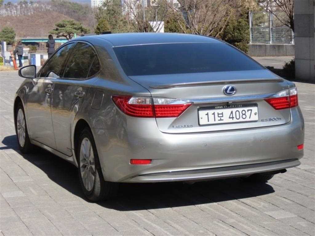 Lexus ES - Vista 4