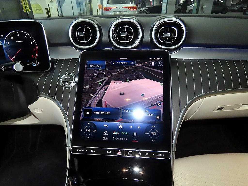 Mercedes Benz C Class - Vista 11