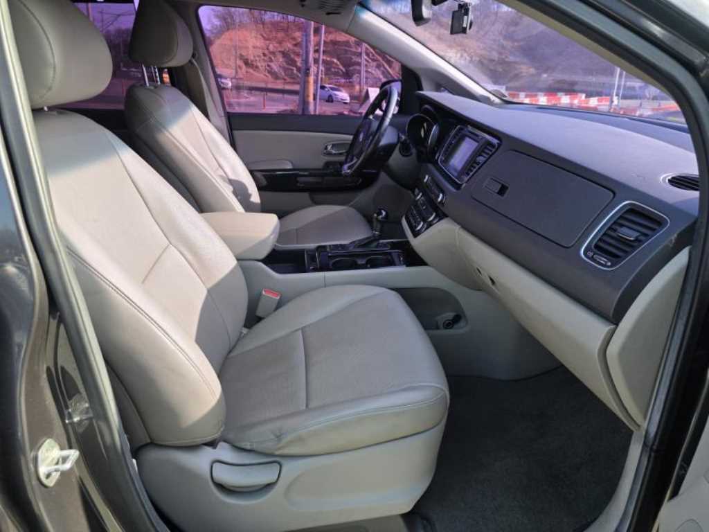 KIA Carnival 2016 Gris - Importación desde Corea - HF Imports Iquique - Foto 17