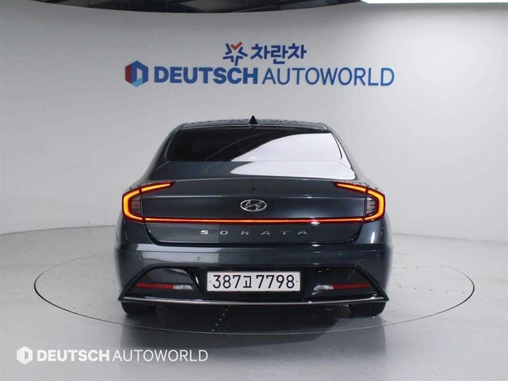 HYUNDAI Sonata - Vista 4