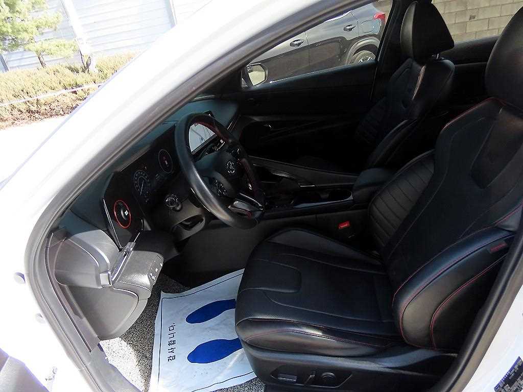 HYUNDAI Avante - Vista 5