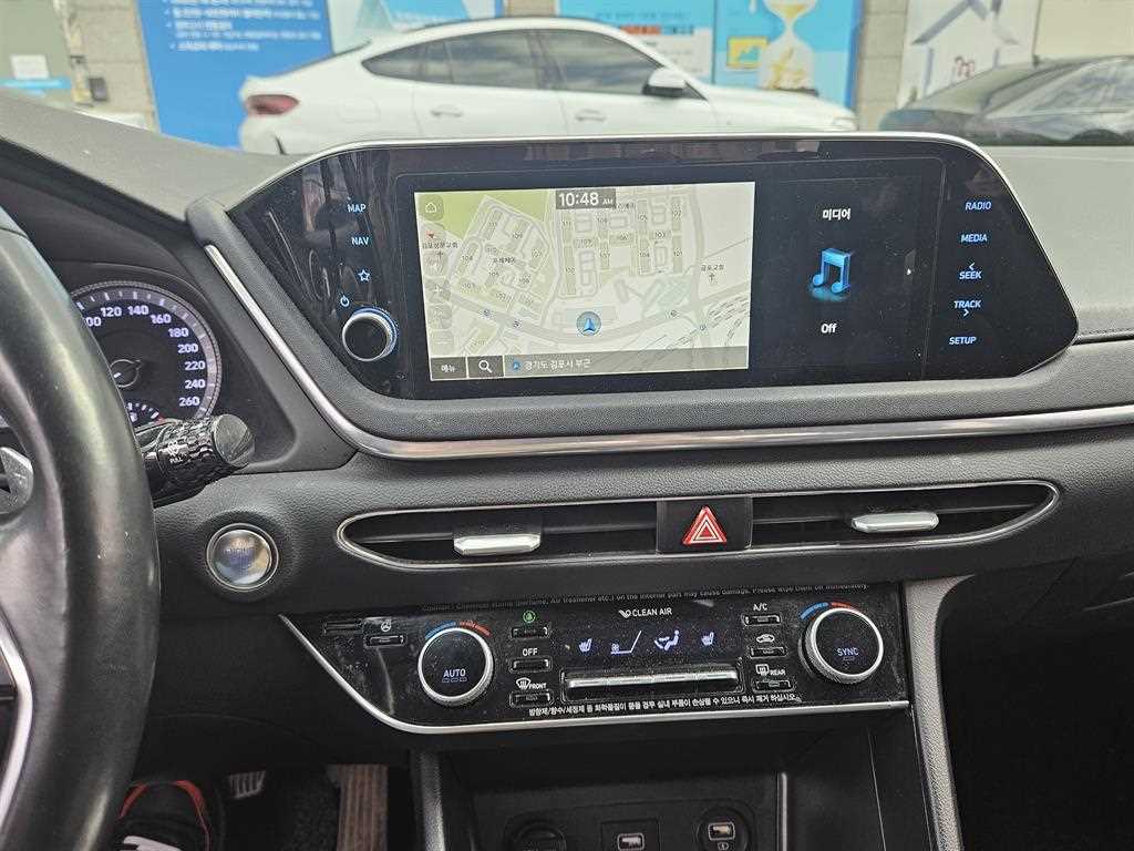 HYUNDAI Sonata - Vista 12