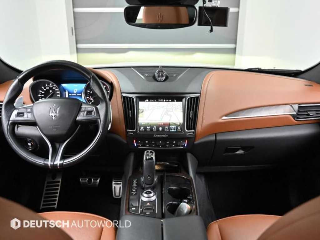 Maserati Levante - Vista 7