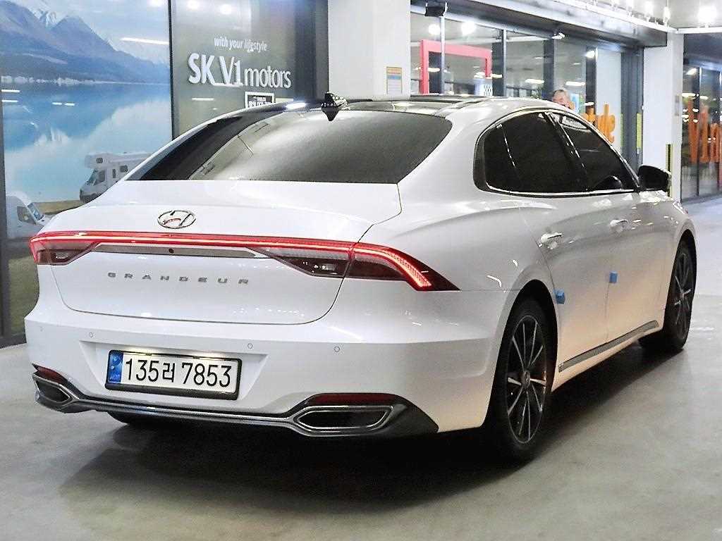 HYUNDAI Grandeur - Vista 4