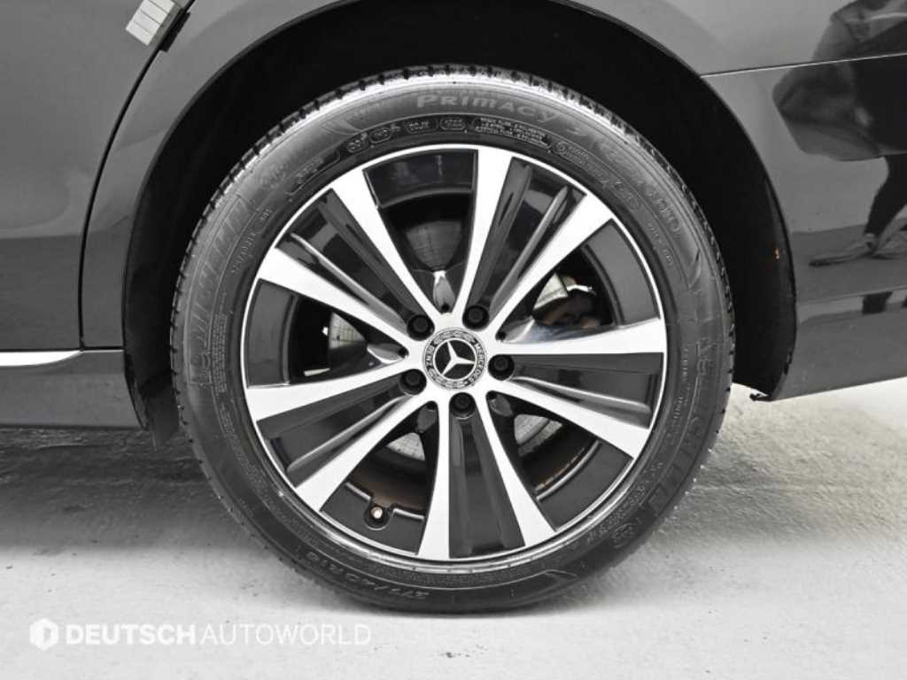 Mercedes Benz E class - Vista 5