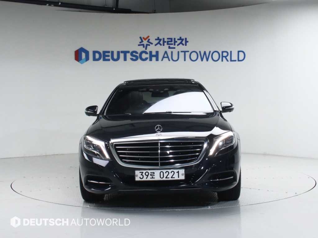 Mercedes Benz S Class - Vista 3