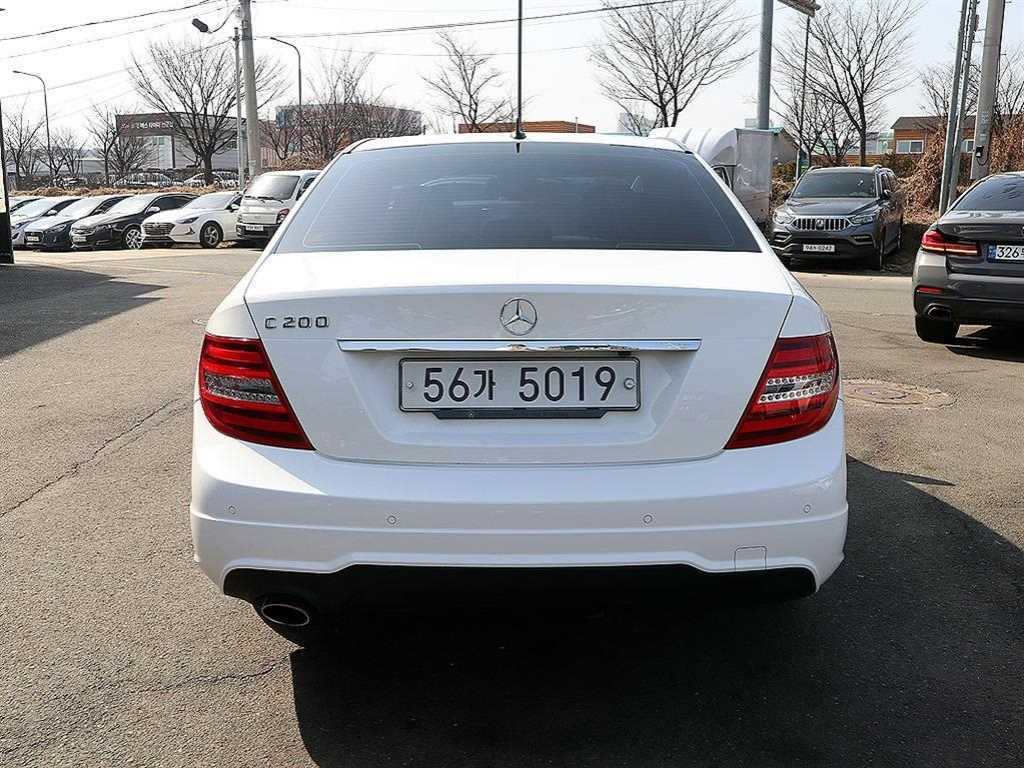 Mercedes Benz C Class - Vista 4