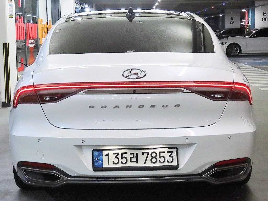 HYUNDAI Grandeur - Vista 5