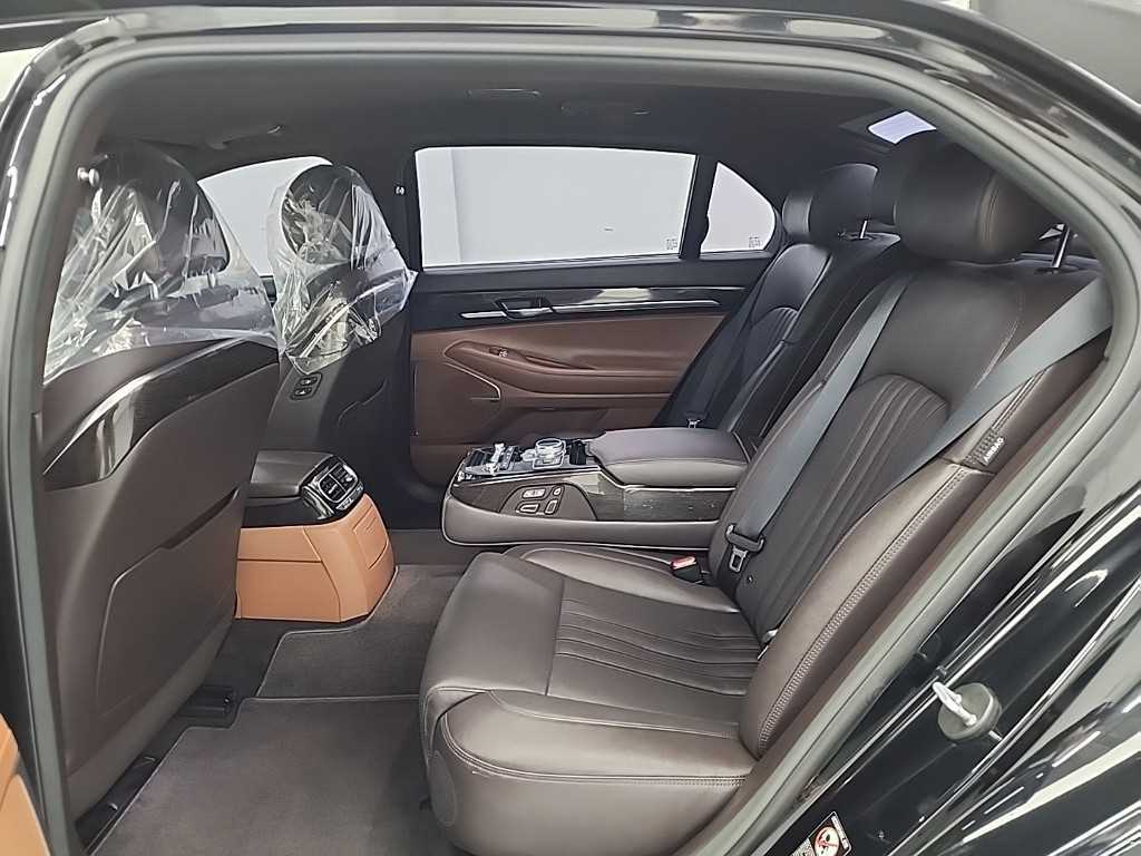 Genesis G90 - Vista 12