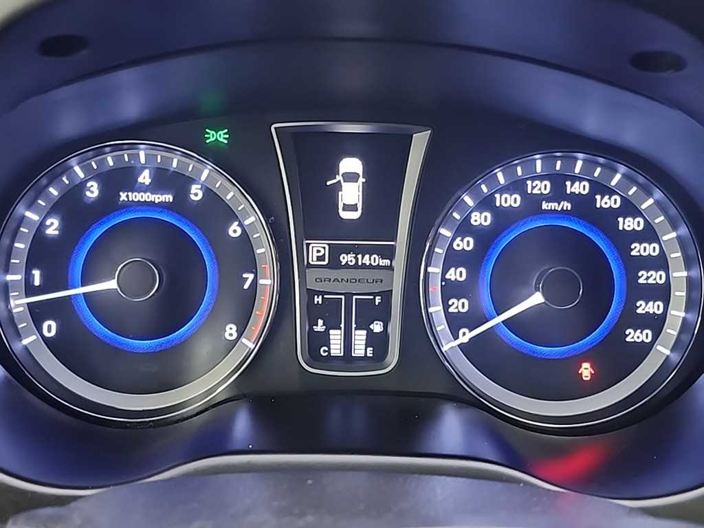 HYUNDAI Grandeur - Vista 6