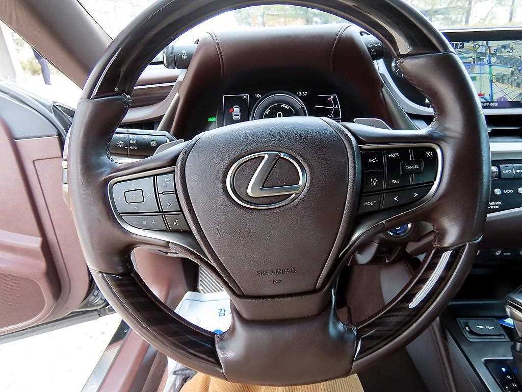 Lexus ES - Vista 8