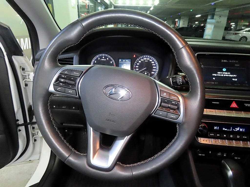 HYUNDAI Sonata - Vista 8